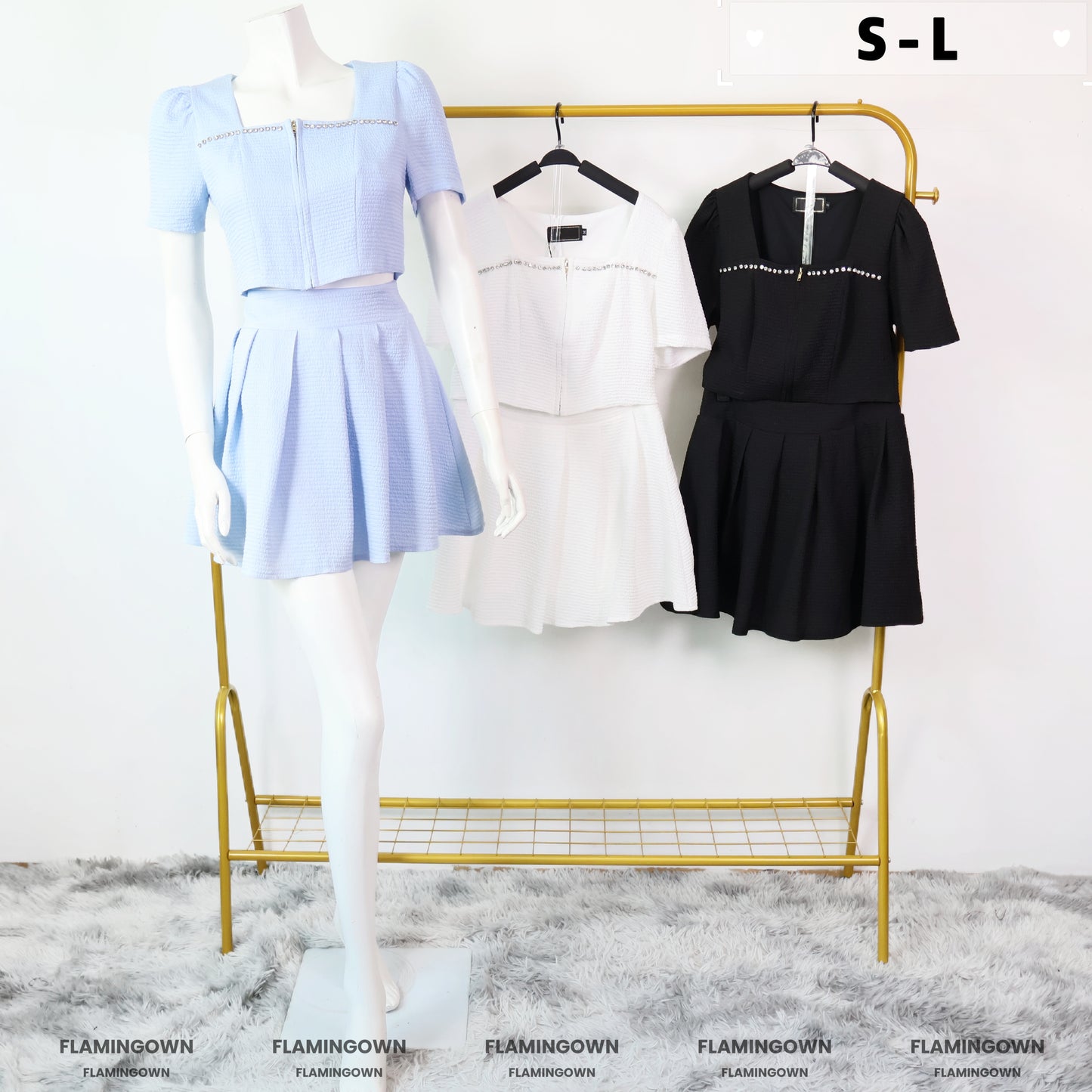 Set: Short Sleeves Front-Zipper Top & Pleated Skort